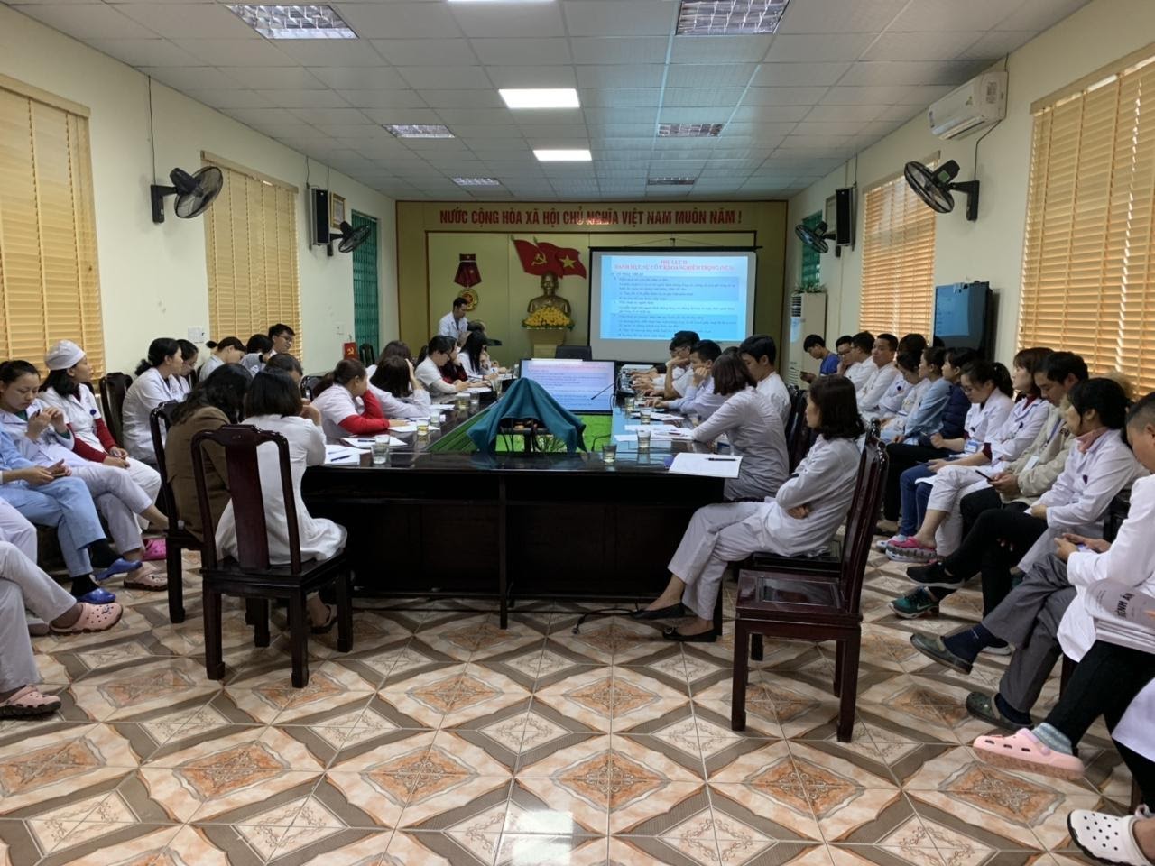 C:\Users\Hoang Gia\Desktop\VB ĐIỀU HÀNH CHUNG\TRUYỀN THÔNG GD-SK\4ace7340e374012a5865.jpg