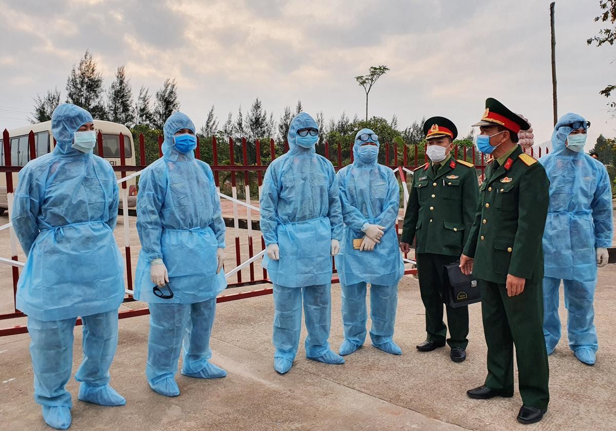 Các lái xe quân đội đã sẵn sàng.